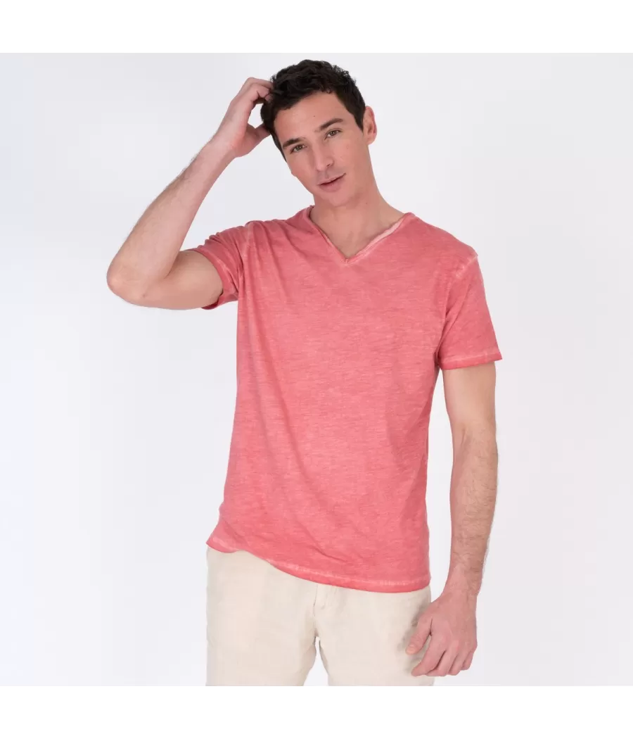 Heren-T-shirt met V-hals tikiti koraal - Archive sales for men | Kiwi Saint Tropez